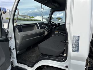 2016 FUSO Canter - Thumbnail