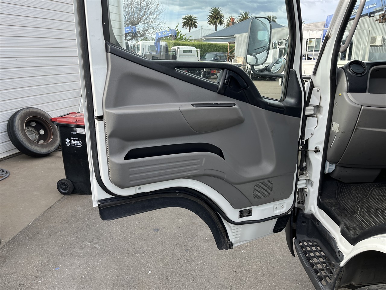 2016 FUSO Canter