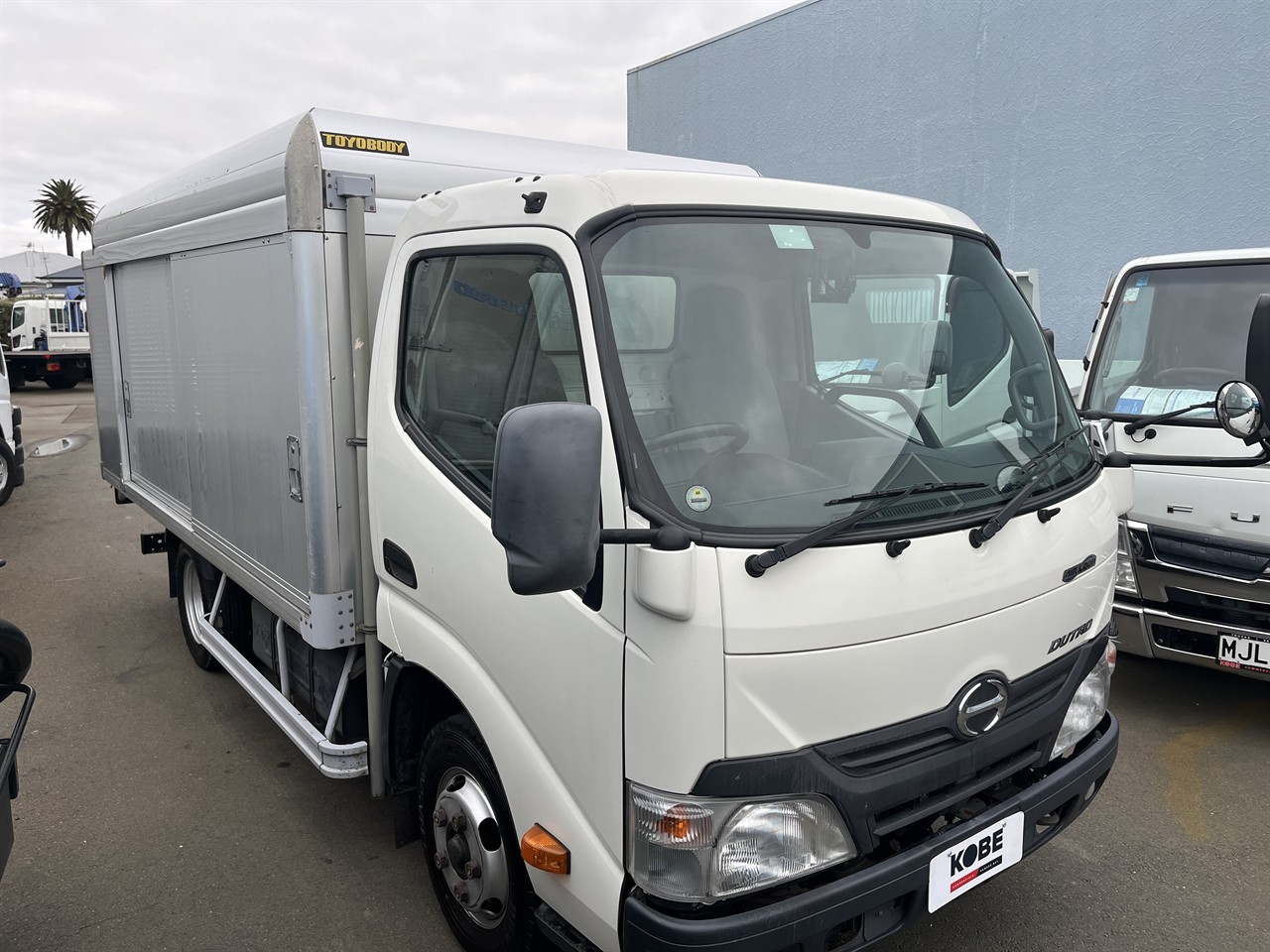 2012 Hino Dutro