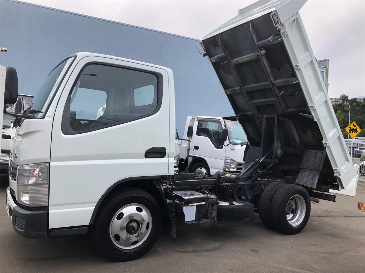 2013 Mitsubishi Canter