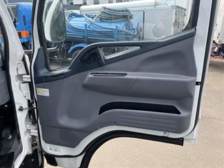 2012 Mitsubishi Canter - Thumbnail