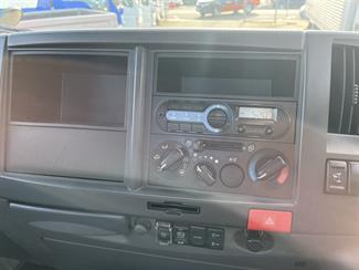 2017 Isuzu ELF - Thumbnail