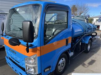 2017 Isuzu ELF - Thumbnail