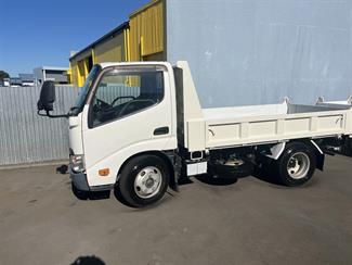 2012 Hino Dutro - Thumbnail