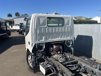 2012 Hino Dutro - Thumbnail