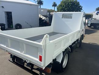 2012 Hino Dutro - Thumbnail