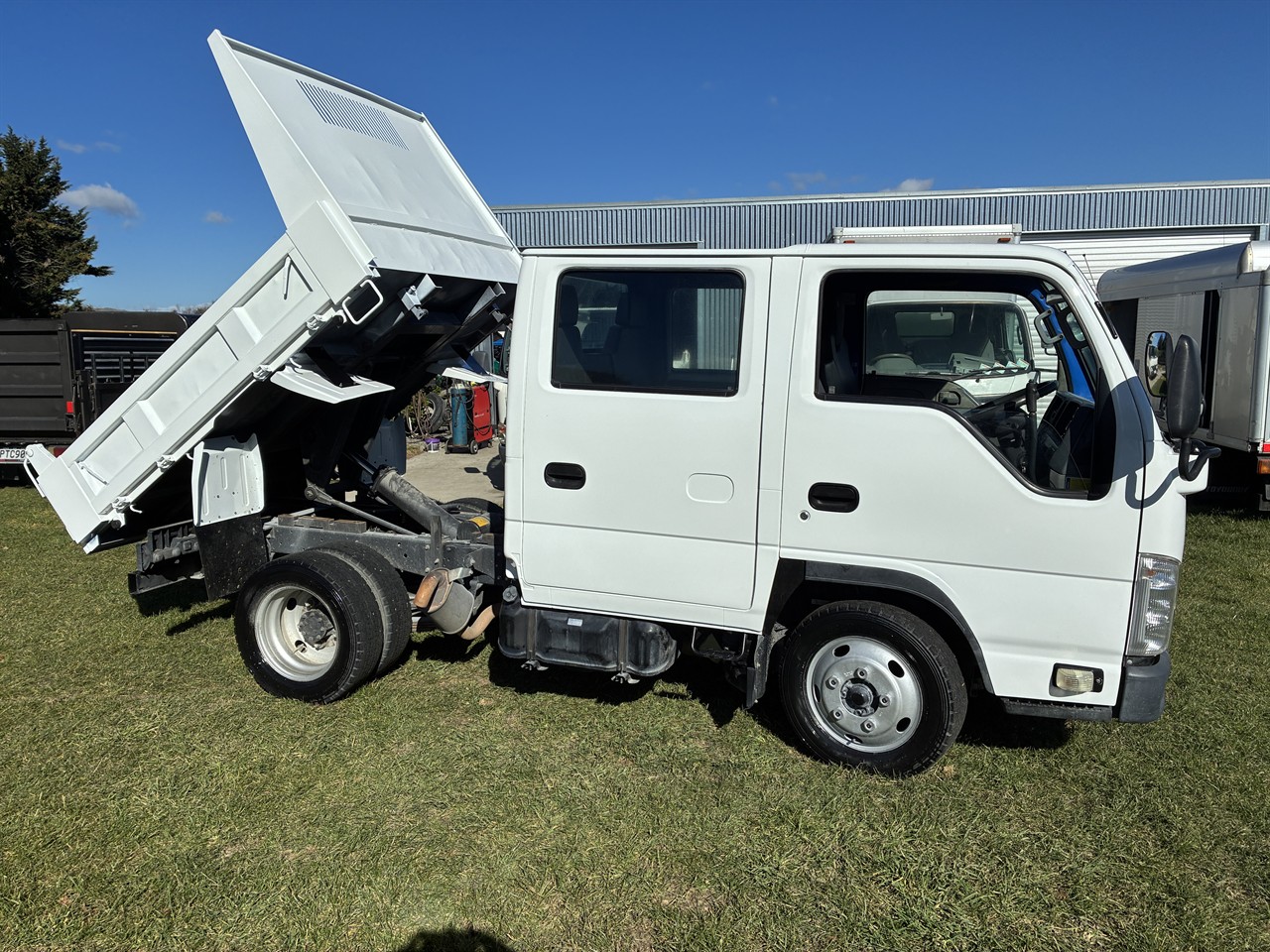 2014 Isuzu ELF