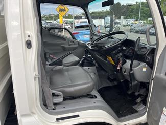 2015 Hino Dutro - Thumbnail