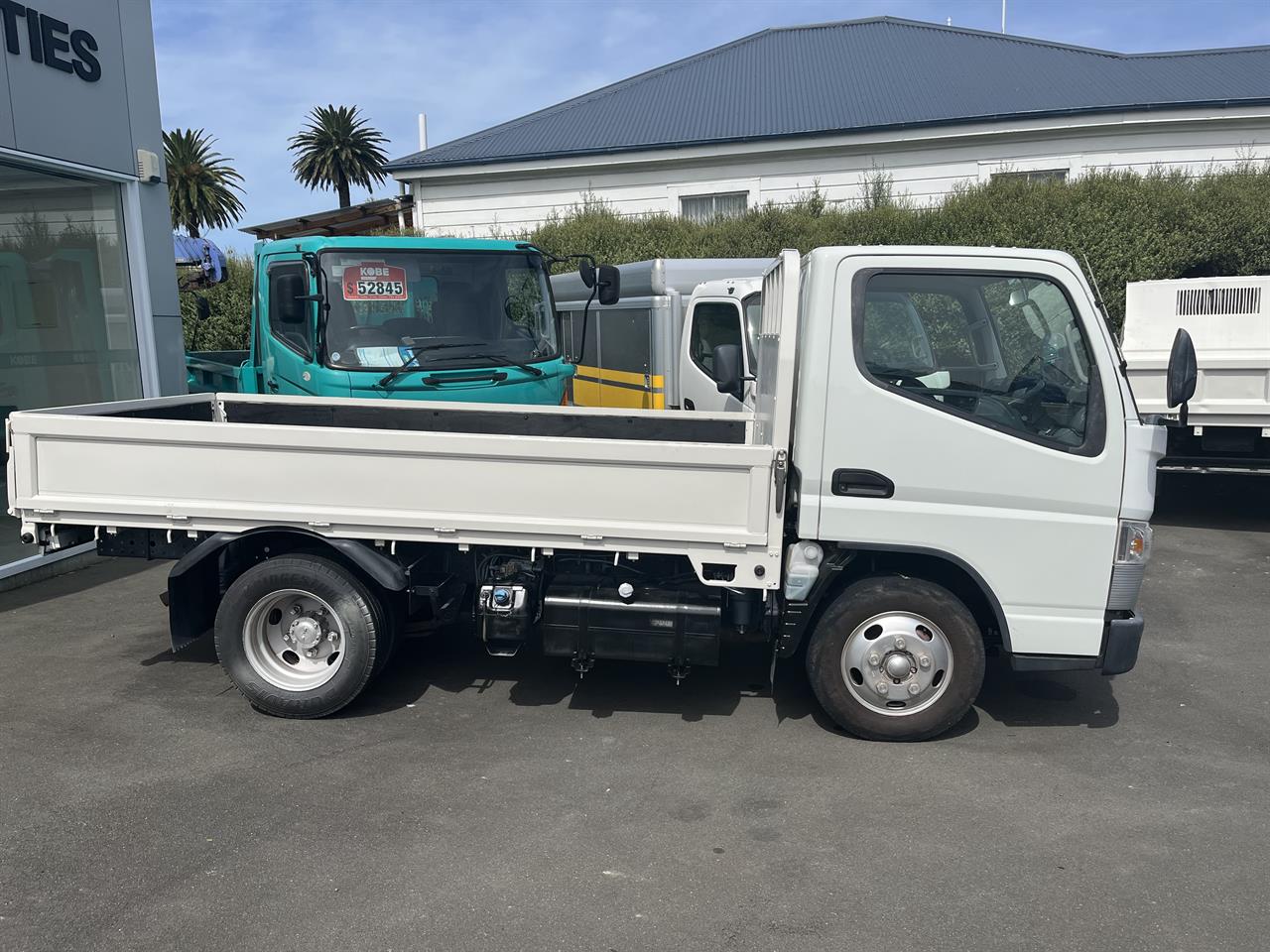 2015 Mitsubishi Canter