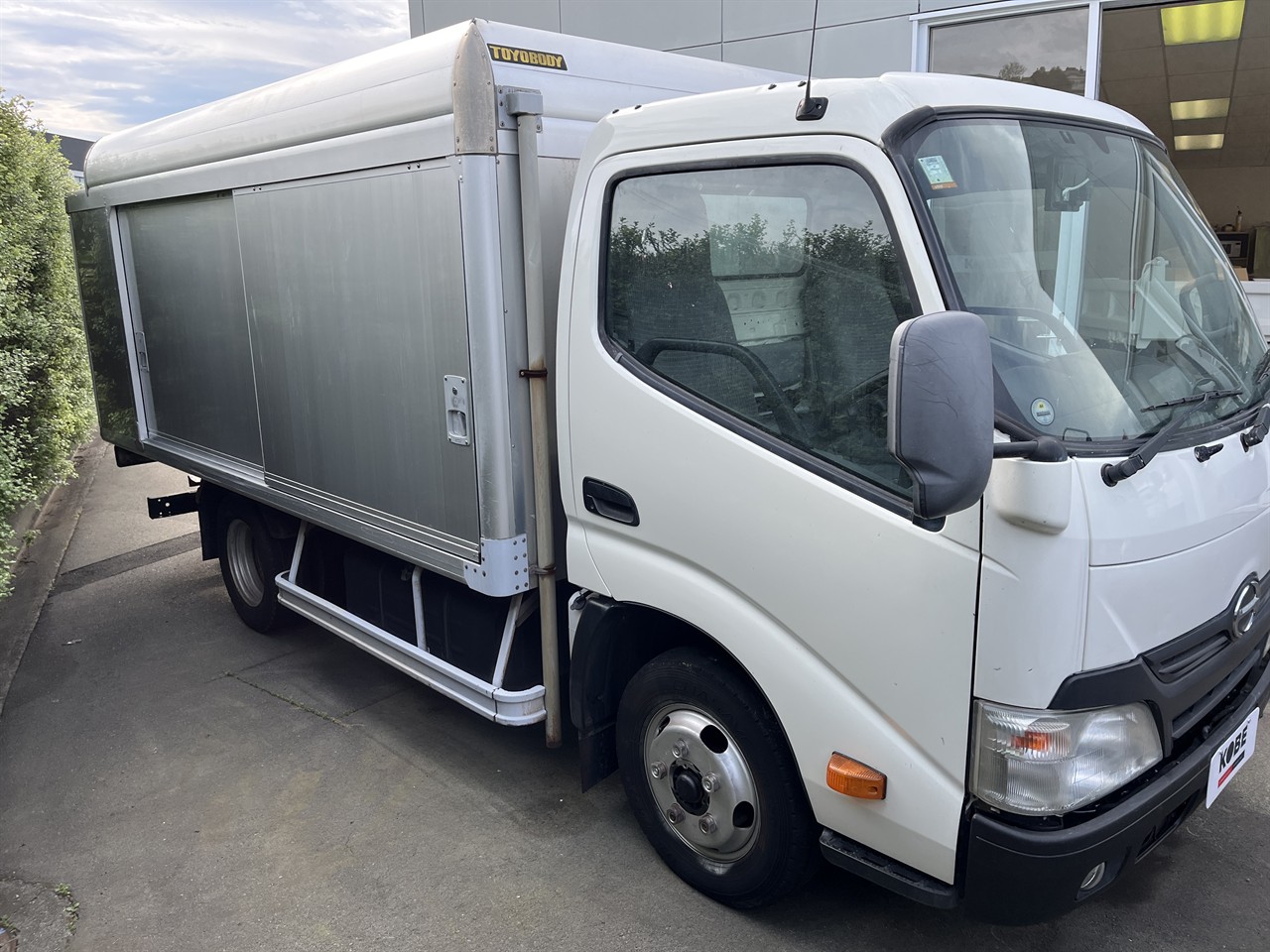 2012 Hino Dutro