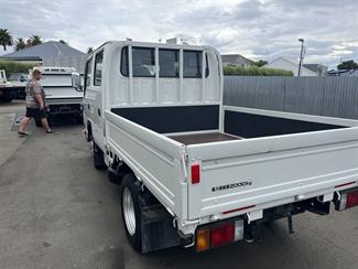 2018 Isuzu ELF - Thumbnail