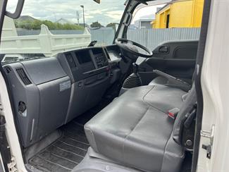 2018 Isuzu ELF - Thumbnail