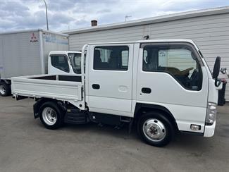 2018 Isuzu ELF - Thumbnail