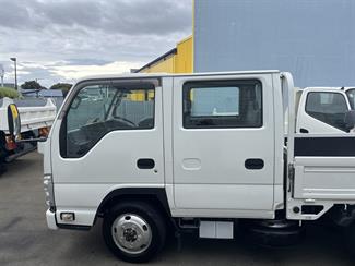 2018 Isuzu ELF - Thumbnail