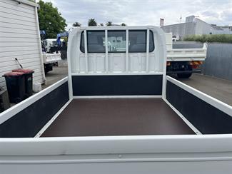 2018 Isuzu ELF - Thumbnail