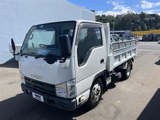 2013 Isuzu ELF - Thumbnail