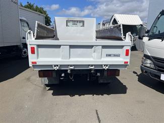 2013 Isuzu ELF - Thumbnail