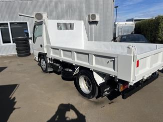 2013 Isuzu ELF - Thumbnail