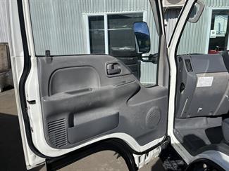 2013 Isuzu ELF - Thumbnail