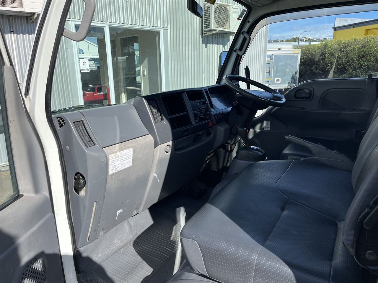 2013 Isuzu ELF