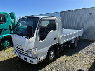 2020 Isuzu ELF - Thumbnail