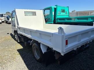 2020 Isuzu ELF - Thumbnail