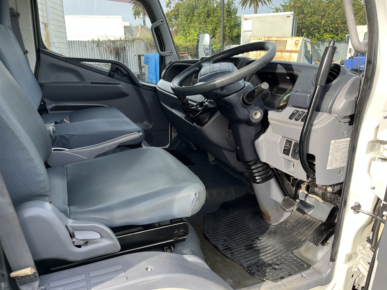 2016 Mitsubishi Canter