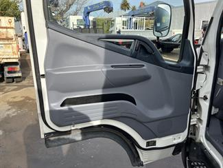 2016 Mitsubishi Canter - Thumbnail
