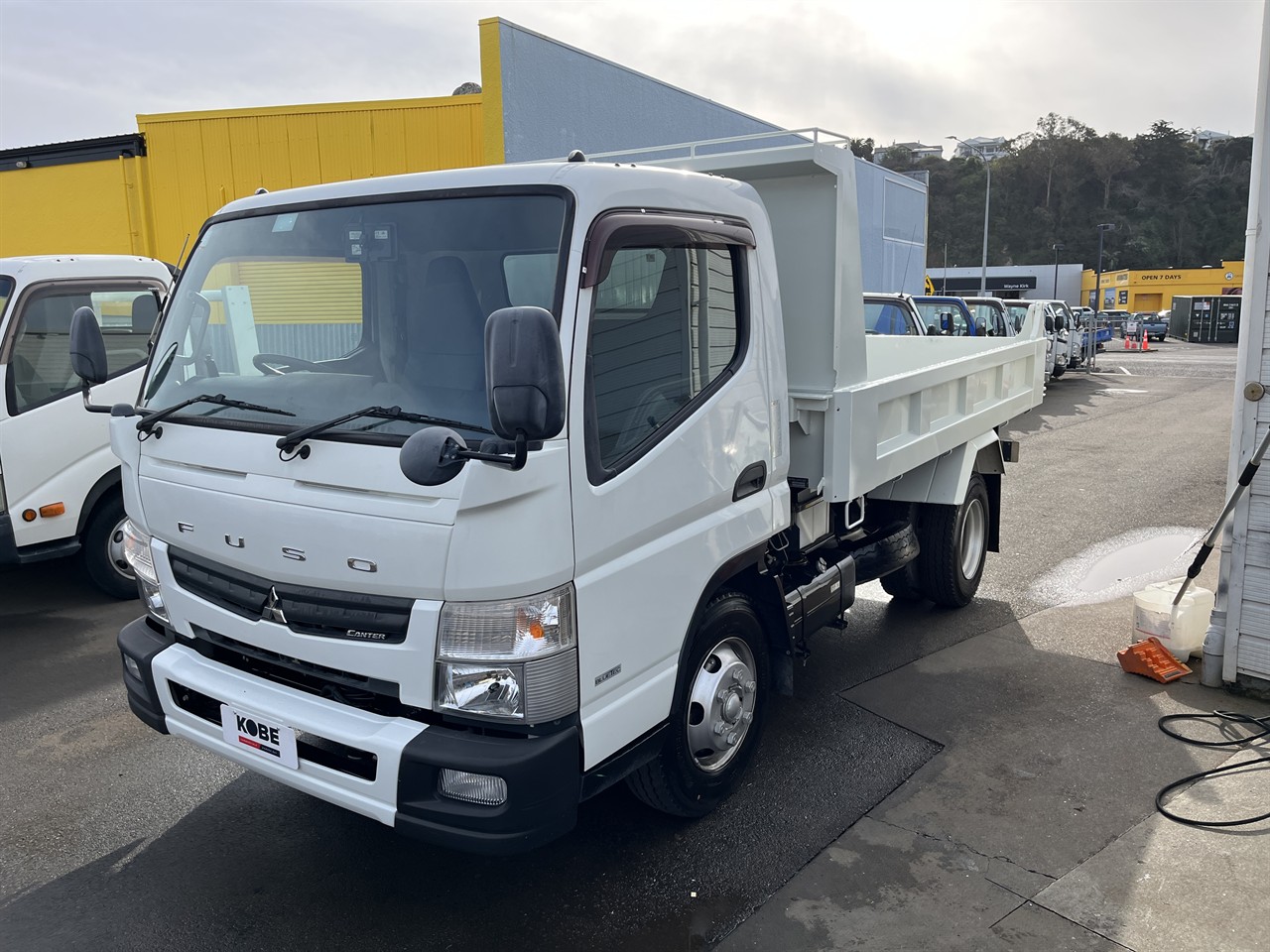 2016 Mitsubishi Canter