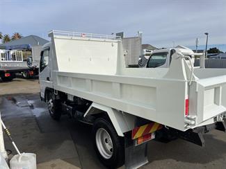 2016 Mitsubishi Canter - Thumbnail