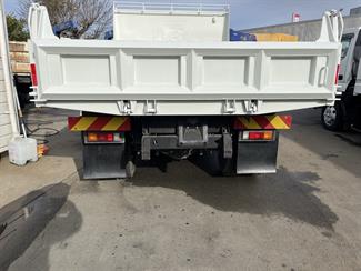 2016 Mitsubishi Canter - Thumbnail