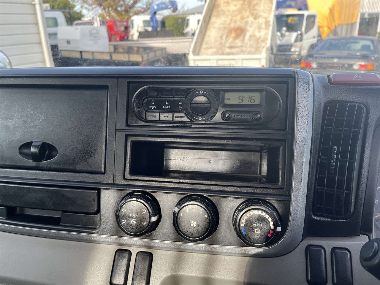 2017 Mitsubishi (Fuso) Canter