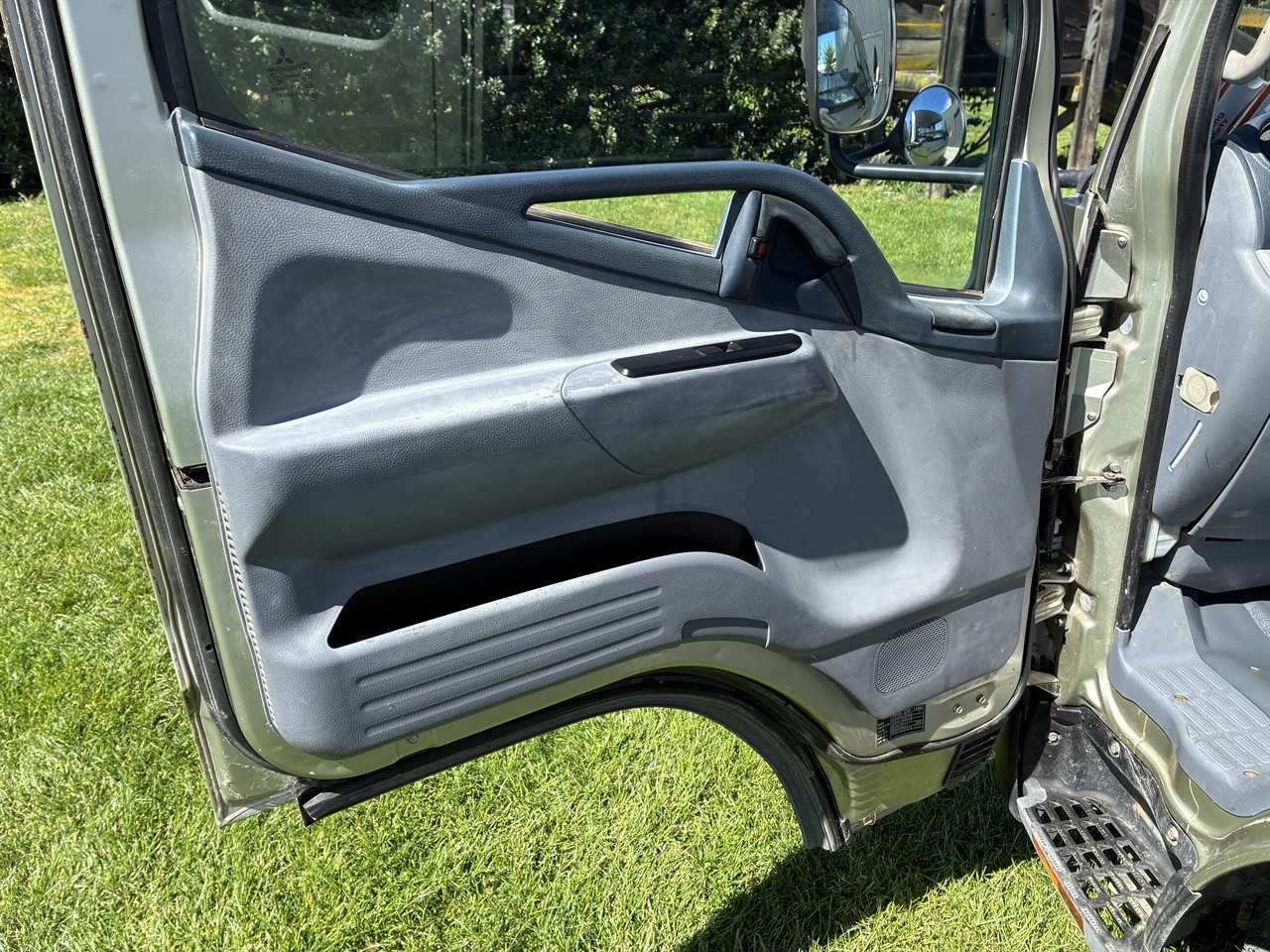 2012 Mitsubishi Canter