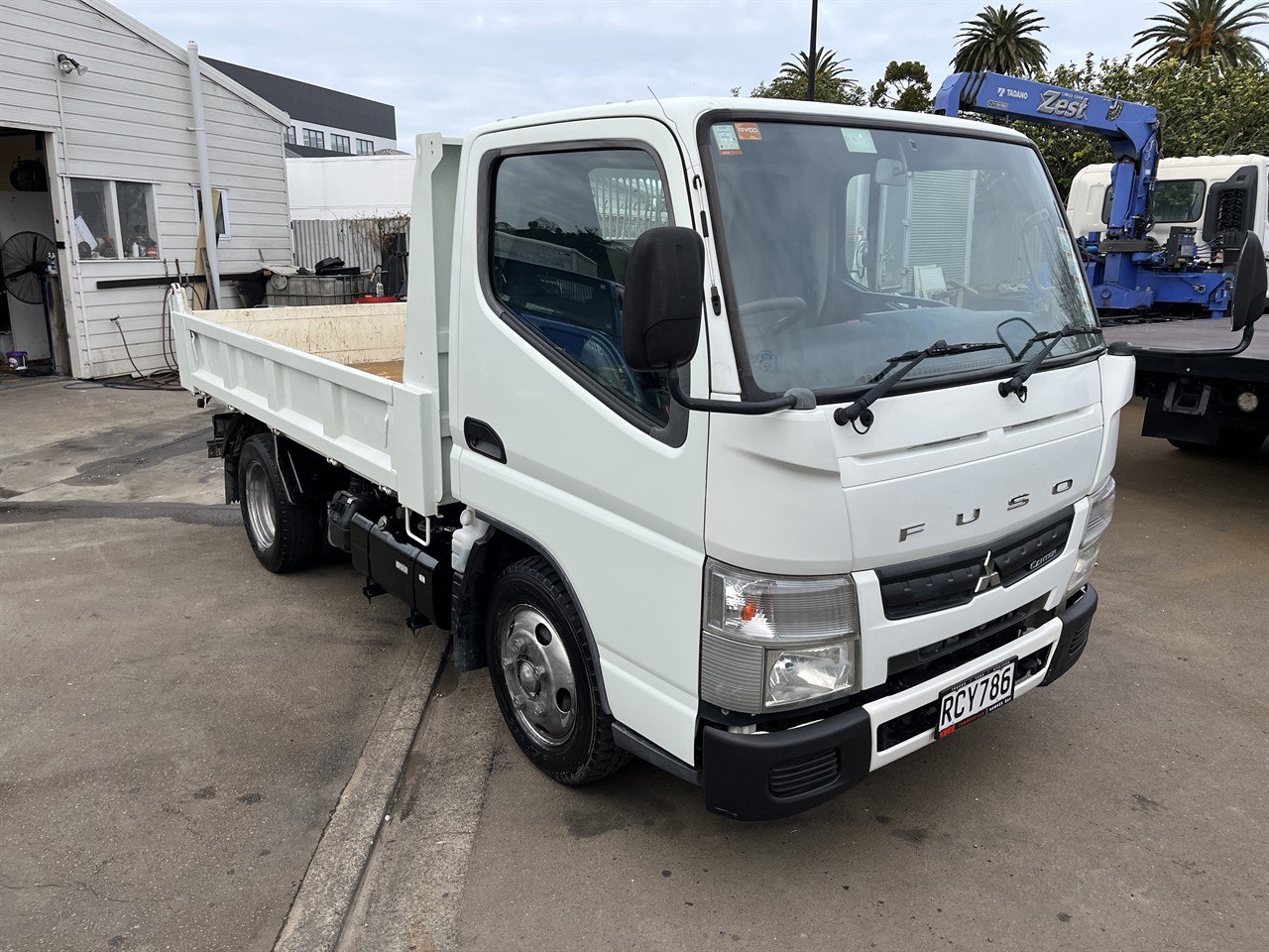 2013 Mitsubishi Canter