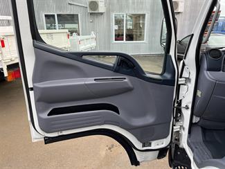 2013 Mitsubishi Canter - Thumbnail
