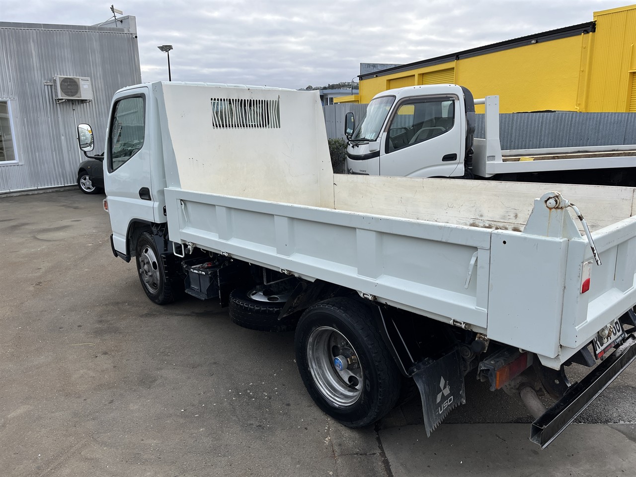 2013 Mitsubishi Canter