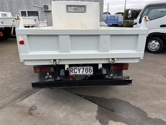 2013 Mitsubishi Canter - Thumbnail