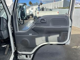 2019 Isuzu ELF - Thumbnail