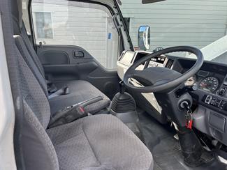 2019 Isuzu ELF - Thumbnail