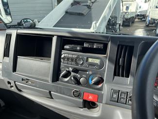 2019 Isuzu ELF - Thumbnail