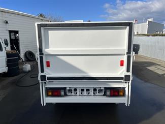 2019 Isuzu ELF - Thumbnail