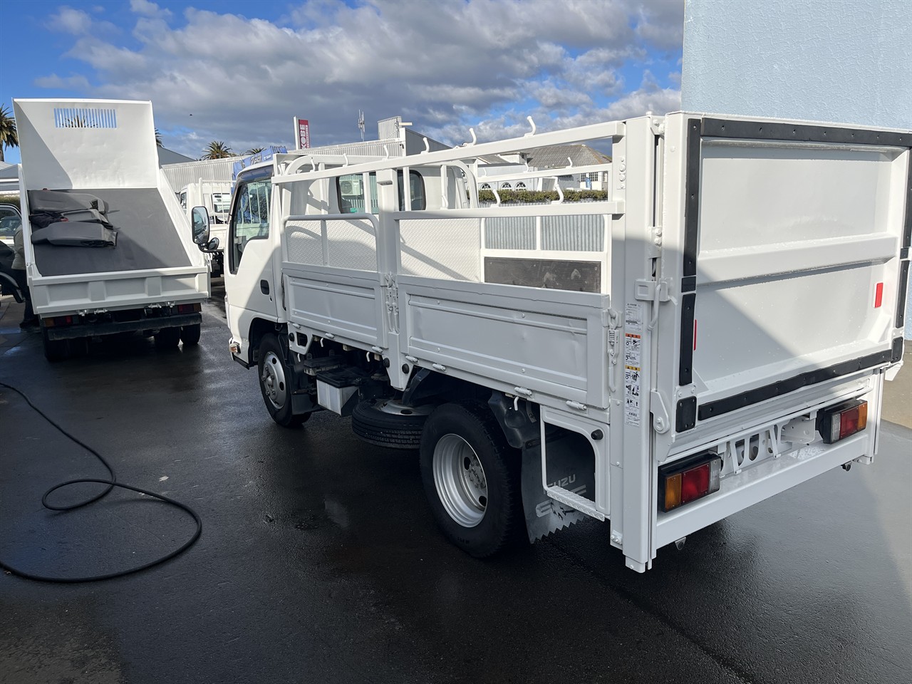 2019 Isuzu ELF