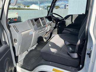 2019 Isuzu ELF - Thumbnail