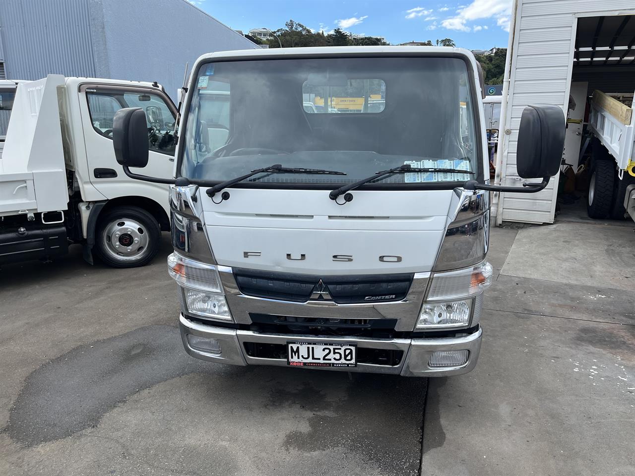 2014 Mitsubishi Canter