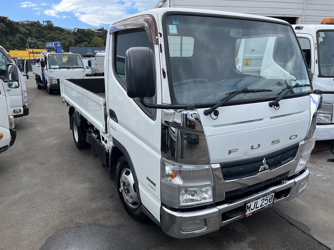 2014 Mitsubishi Canter