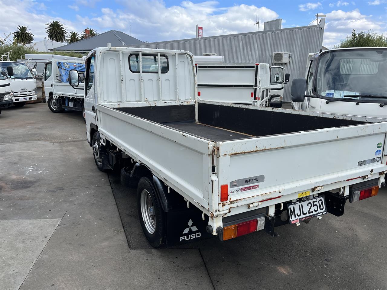 2014 Mitsubishi Canter