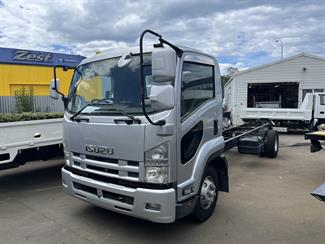 2013 Isuzu Forward - Thumbnail