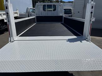 2014 Isuzu ELF - Thumbnail