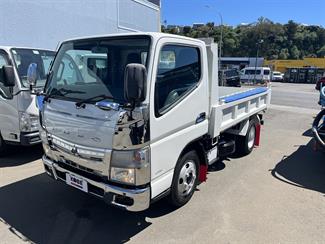 2015 FUSO Canter - Thumbnail
