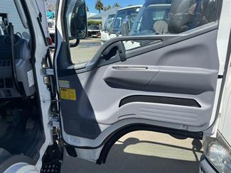 2015 FUSO Canter - Thumbnail